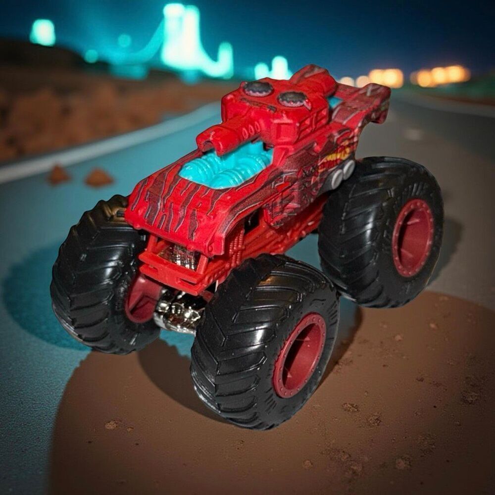 Hot Wheels Monster Truck Invader Stealth Smashers Die-Cast Toy Monster Truck 1:6